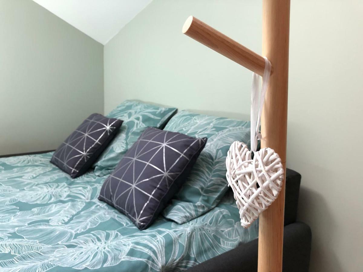 Gite Celeste Pour 6 Personnes Mardeuil Exterior photo